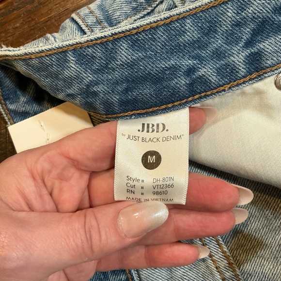 JBD by Just Black Denim Jessie High Rise Side Slit Shorts Medium Wash NWT - Picture 10 of 11